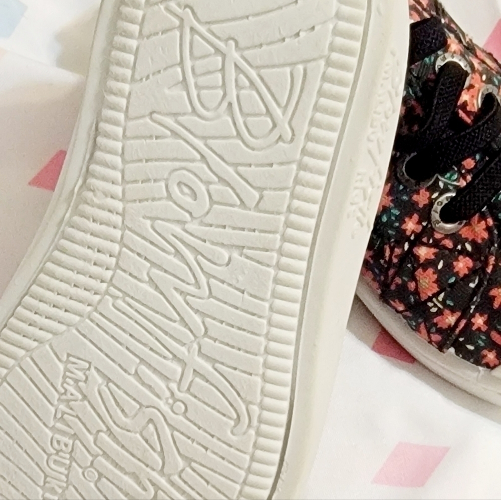 𝅺blowfish toddler shoes - Picture 5 of 8